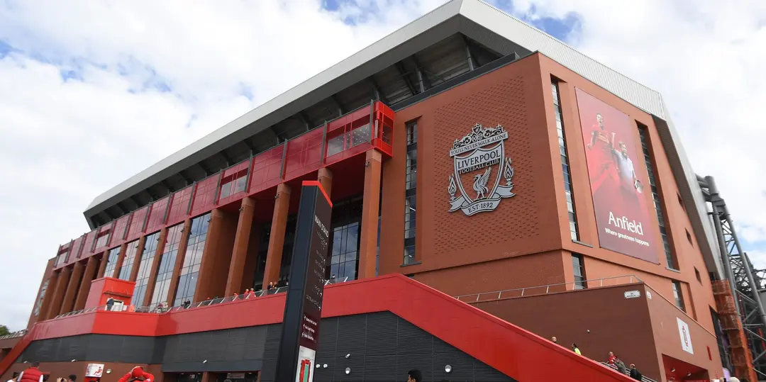 Rumoured Liverpool target Evanilson provides update on his future