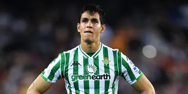 Liverpool make bid for Real Betis defender Aissa Mandi