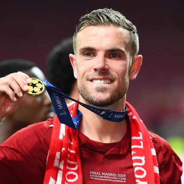 “Unluckeeeee” – Liverpool fans react to Arsenal fan’s tweet about Henderson
