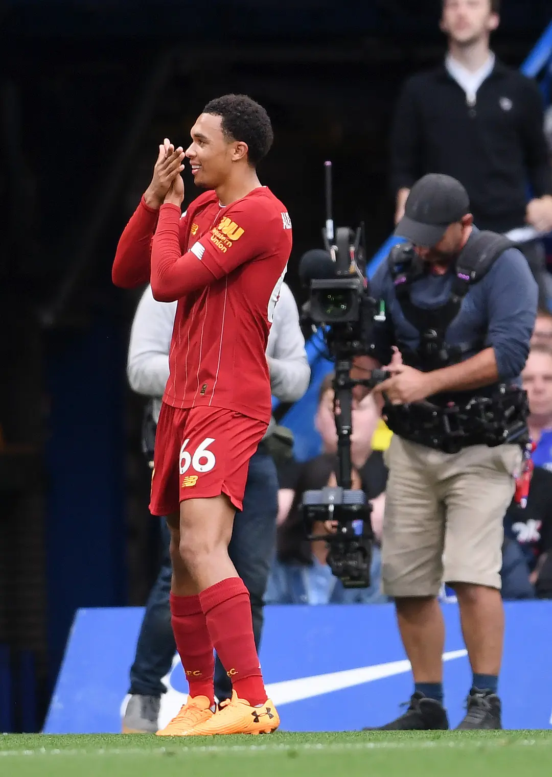 Liverpool fans mock bizarre tweet comparing Alexander-Arnold and James