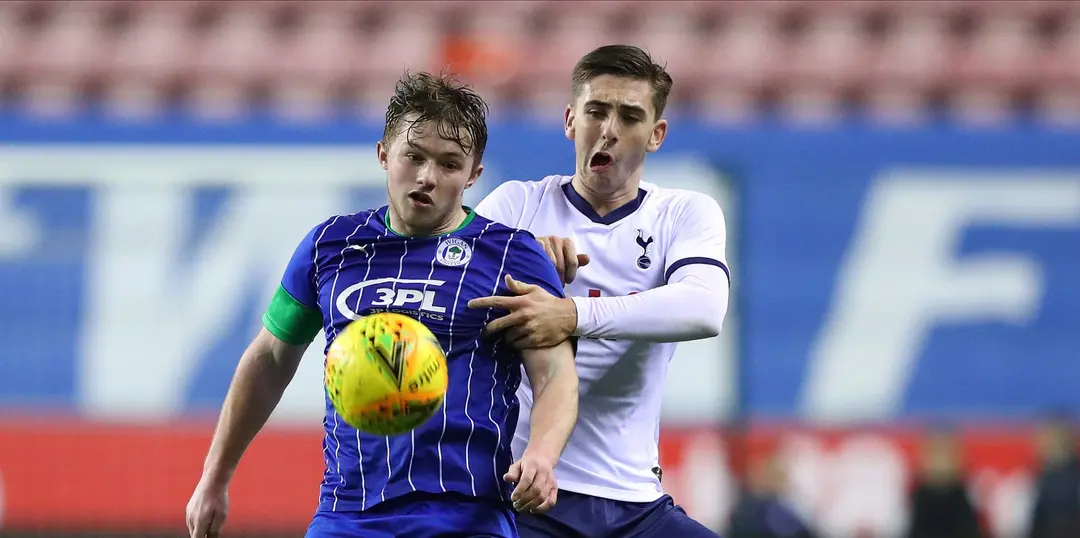 Liverpool hoping to beat Man United and Chelsea to signing of Gelhardt