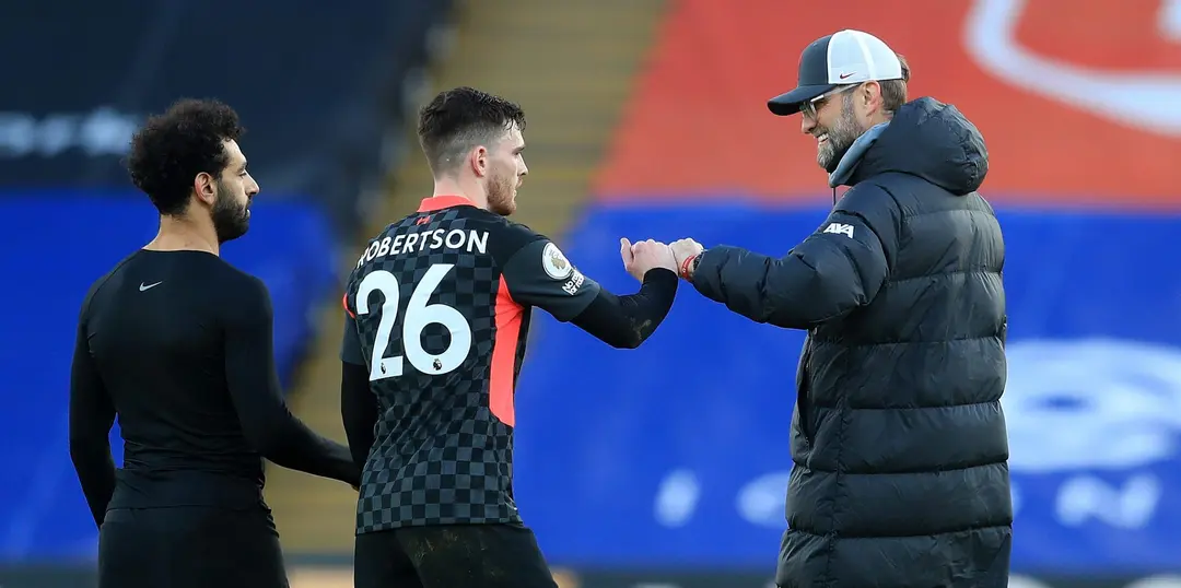 Gary Neville hails “unbelievable” Liverpool star Andy Robertson